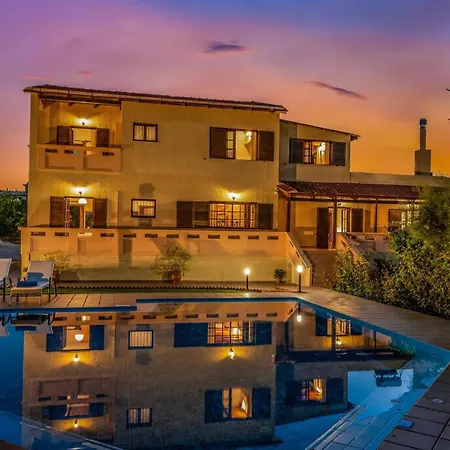 Villa Exclusive Crete Alexia 4 Bedrooms Large Lawned Gardens Chania *