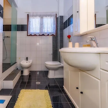 Villa Exclusive Crete Alexia 4 Bedrooms Large Lawned Gardens Chania Maleme