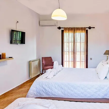 Exclusive Crete Alexia 4 Bedrooms Large Lawned Gardens Chania Villa