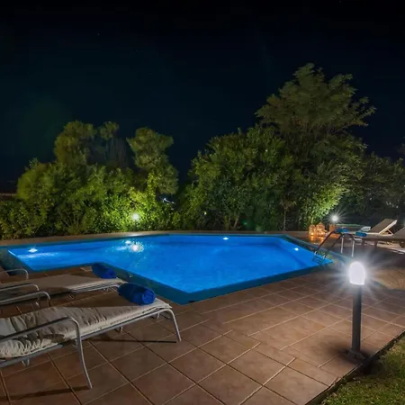 Villa Exclusive Crete Alexia 4 Bedrooms Large Lawned Gardens Chania *