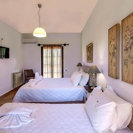 Exclusive Crete Alexia 4 Bedrooms Large Lawned Gardens Chania Villa Maleme