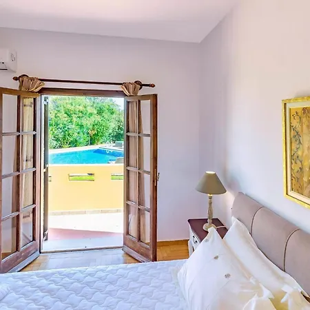 Villa Exclusive Crete Alexia 4 Bedrooms Large Lawned Gardens Chania
