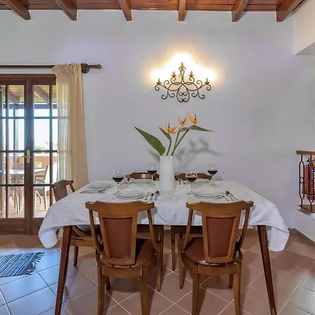 Villa Exclusive Crete Alexia 4 Bedrooms Large Lawned Gardens Chania *
